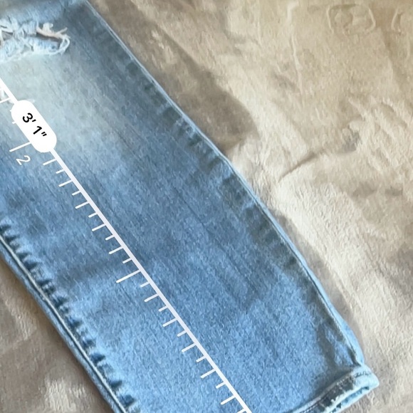 Kut from the Kloth Blue Straight Leg Jeans with Distressed Details - Picture 15 of 16